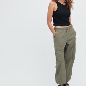 Uniqlo Ribbed Cropped Sleeveless Bra Top